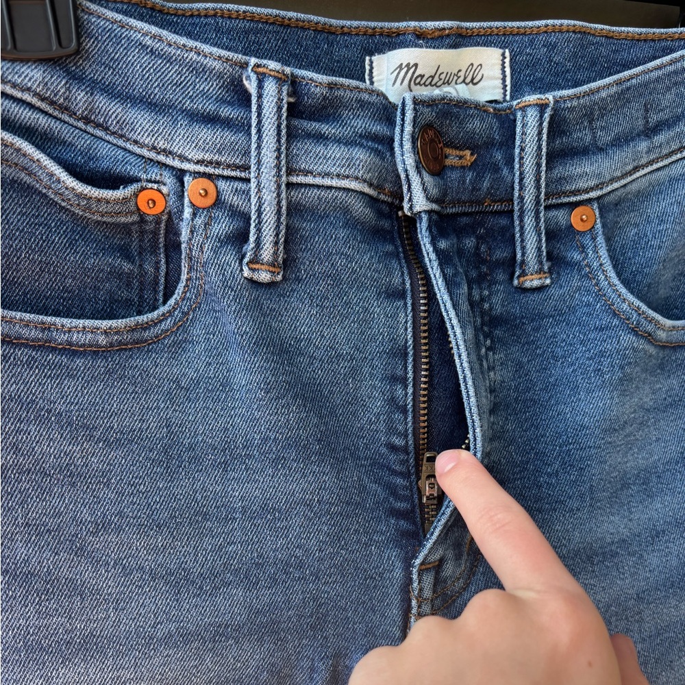 Madewell Cali Demi-Boot Jeans in Bodney Wash | 27 - Picture 3 of 11
